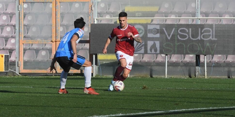 Reggina tries to put the wings