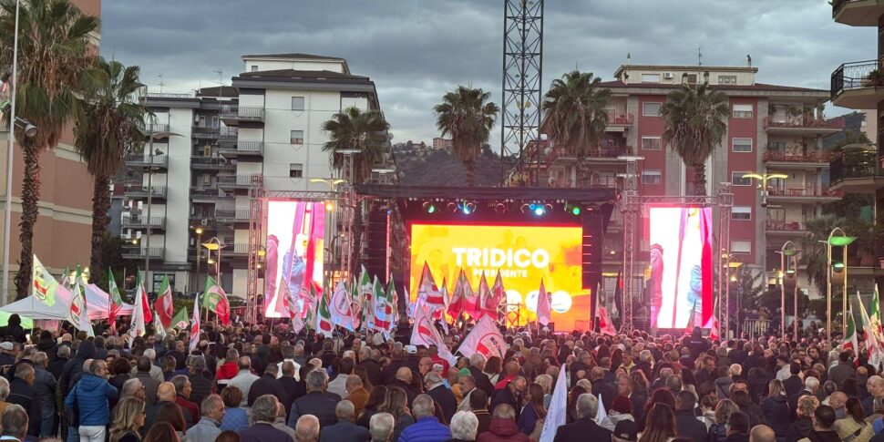 Regional elections in Calabria: final rally of the center -left in Corigliano Rossano with Conte and Tridico
