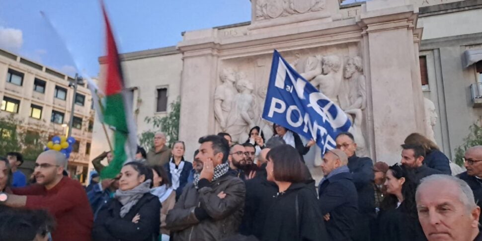 Salvini in Reggio: the Calabrians ask for work and do not tip. And addressed to the no bridge: "You are welcome, we prefer yes"