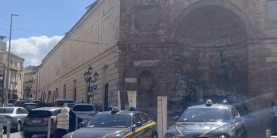 Wear and extortion with mafia method, two arrests in Cetraro on the ordinance of the DDA of Catanzaro