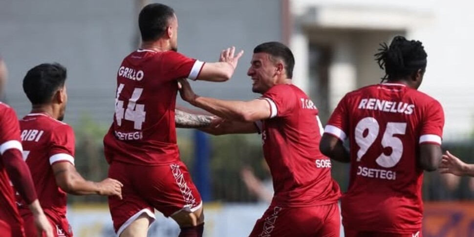 Acireale and Reggina cancel each other: one time each and equal right at the "Tupparello"