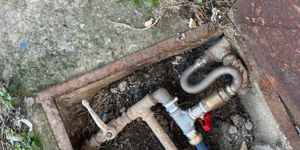 Illegal connection to the water network during an unauthorized renovation: 2 complaints in Strongoli