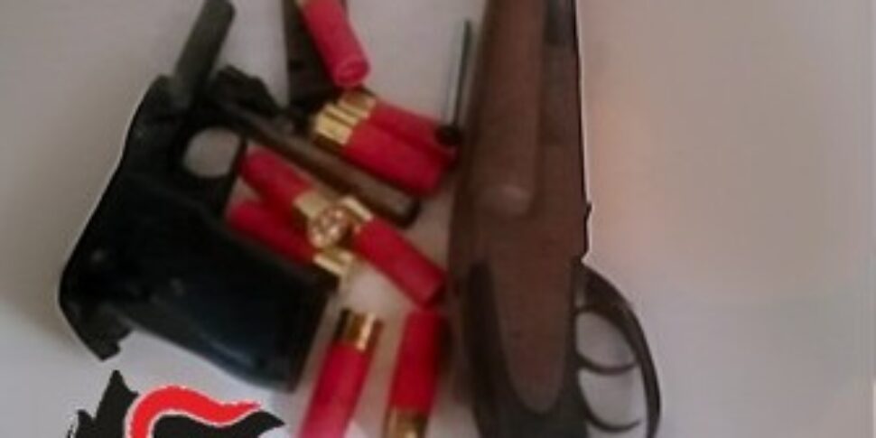 Messina, kept clandestine weapons at home: a 21-year-old arrested