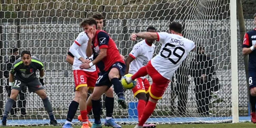 Messina "targets" Gelbison. Often complicated duel