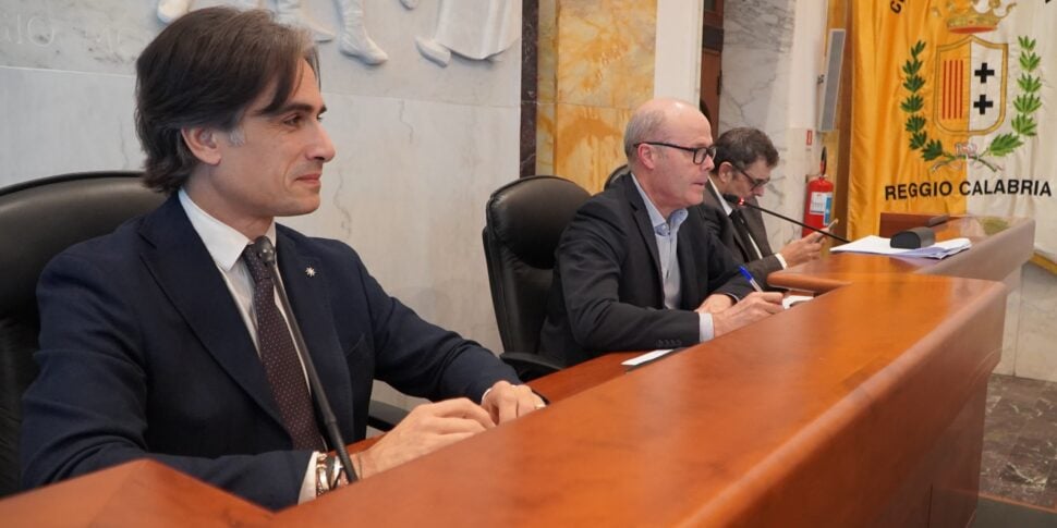 Reggio Calabria, approval from the Metropolitan Council for coastal protection interventions on the lower Ionian Sea and the redevelopment project of the 'Sant'Agata' sports center