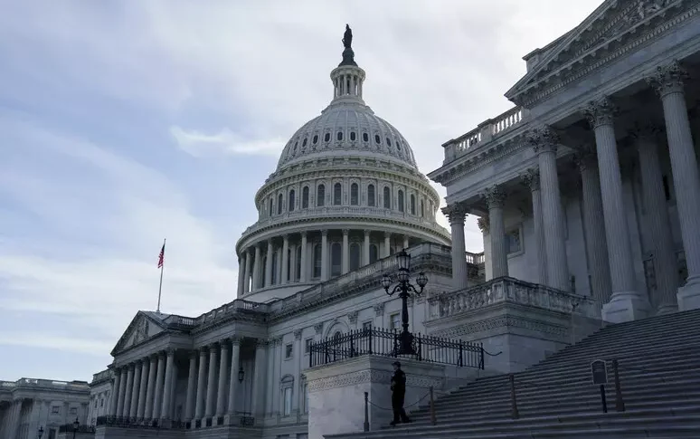 USA: "Agreement reached to end shutdown". CNN: "Funds until January 30, vote on Obamacare in December"