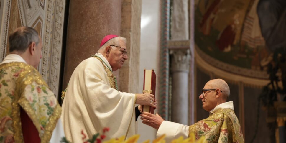 The pontifical mass in Messina, Archbishop Accolla: "Let's start again from the little child, God who became humble"