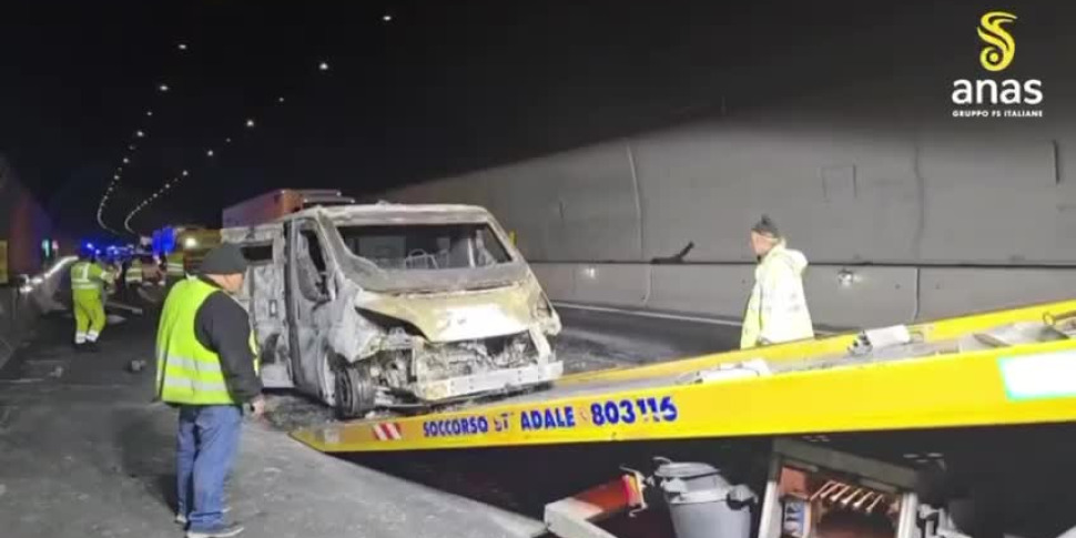 A2 motorway, Scilla–Bagnara section: traffic still slowed down after the attack on the armored car