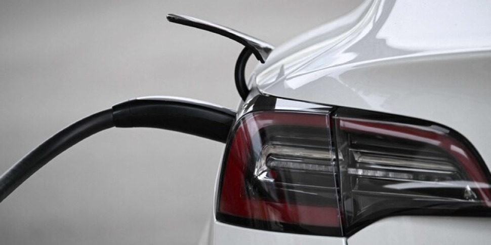 Boom in electric cars with incentives linked to ISEE: +130.7%