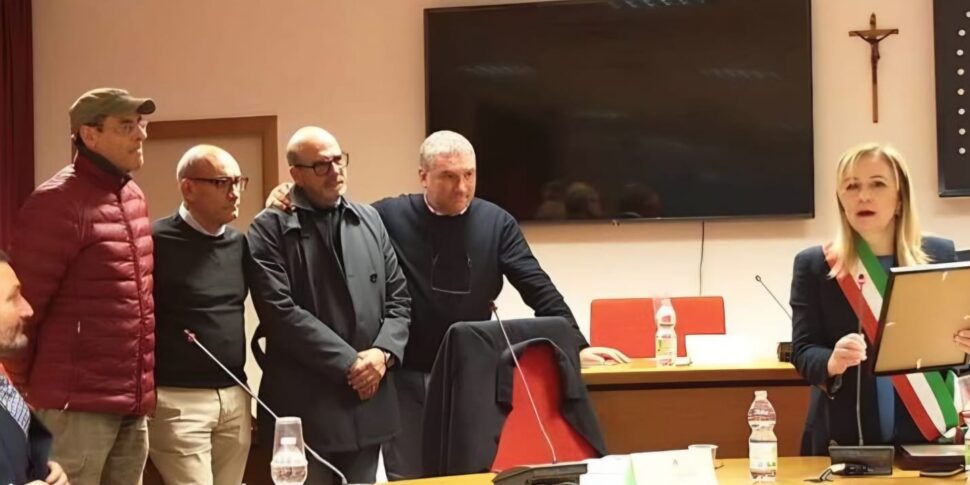 Gioia, only eight mayors and a few citizens were in the courtroom for the arson attack