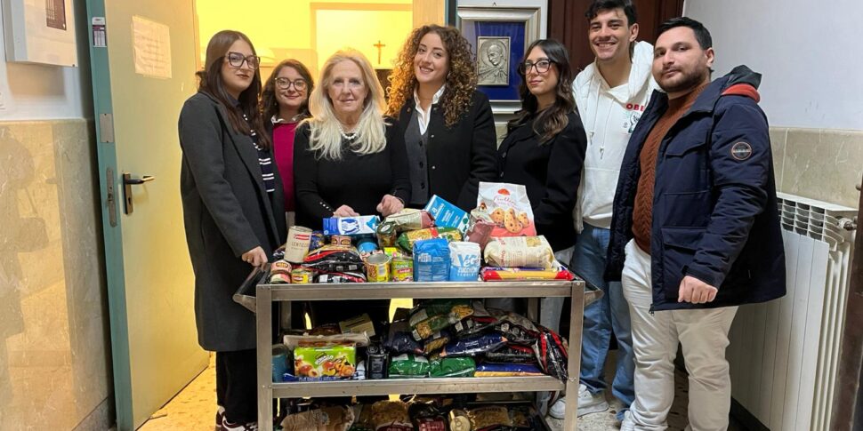 Messina, Christmas of solidarity: UniXMe collects food for families in difficulty