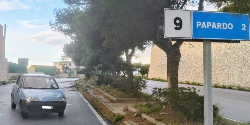 Messina, car off the road on the Panoramica: minor injuries to a 21-year-old who was driving