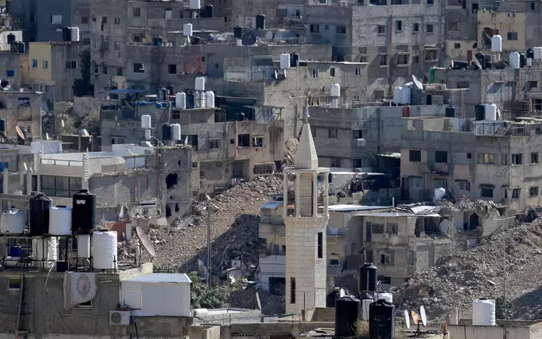 Middle East, three Italians injured by settlers in the West Bank. Netanyahu asks Herzog for pardon. Israeli raids in the Strip