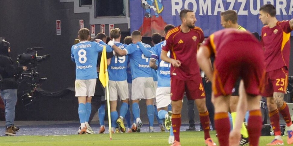 Neres strikes again, Conte's Napoli beats Roma and catches Milan at the top