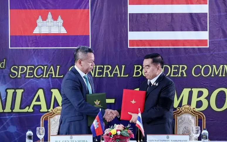 Thailand and Cambodia sign immediate ceasefire