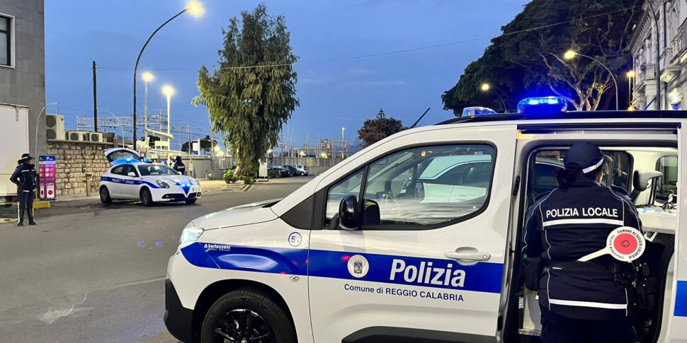 Reggio Calabria, attacks local police officers after an accident: arrested