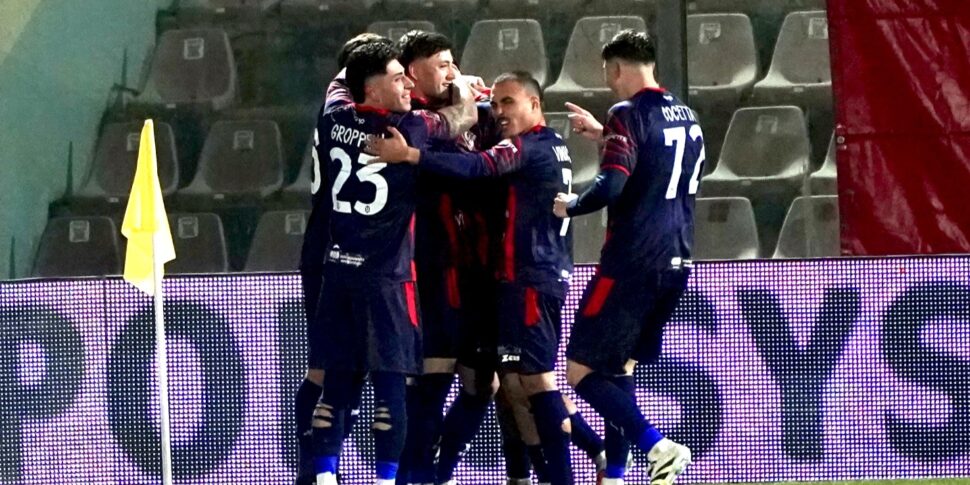 Crotone show in the second half: 3-1 against Foggia and three very important points against Scida