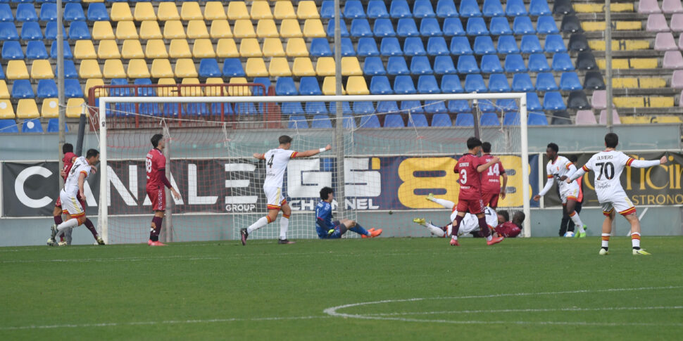 Messina escapes, Reggina catches them again: the Strait derby ends 1-1