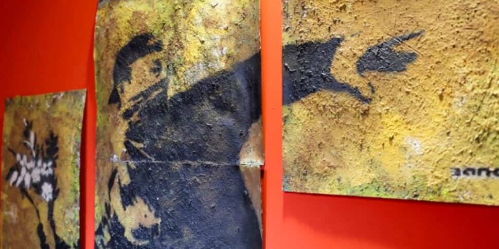 Banksy's identity revealed: his name is Robin Gunningham and he lives under the name David Jones