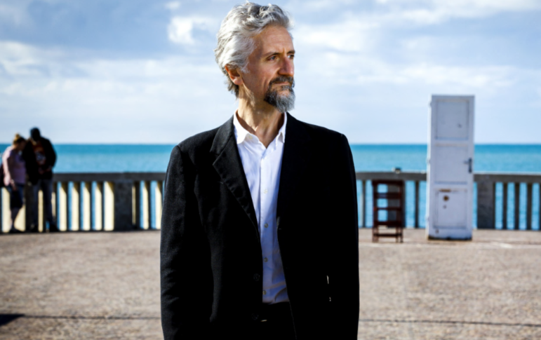 Catanzaro discovers the "poor Christs", saints who perform the miracle of remaining in the world every day