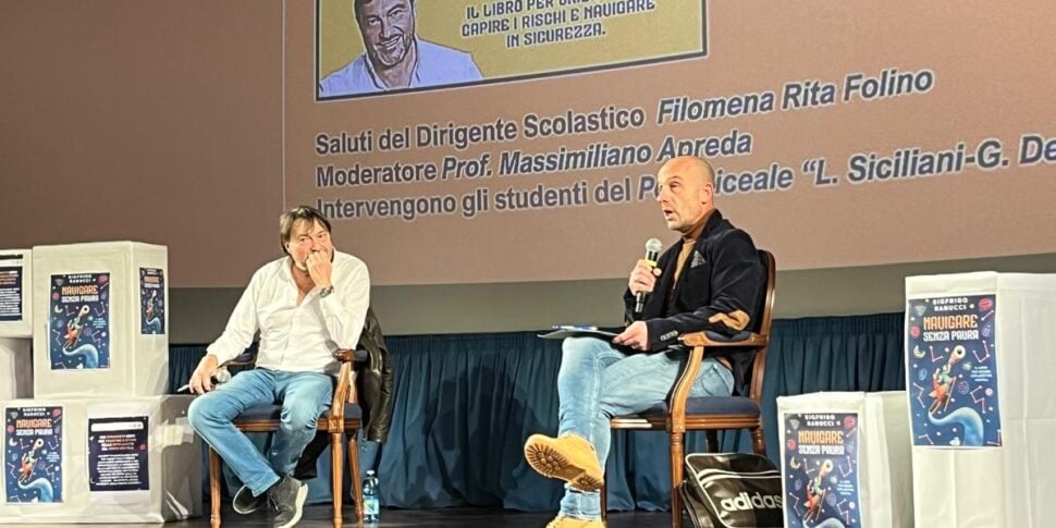 Catanzaro, the lesson by Sigfrido Ranucci guest of the Polo Siciliani De Nobili: "Sailing without fear requires a critical spirit" PHOTO