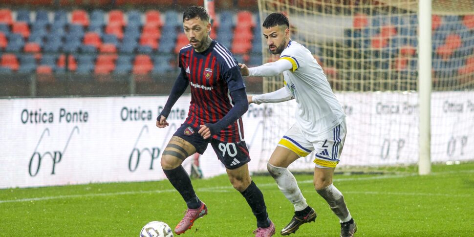Cosenza finds a smile again even away from home: poker against Potenza and third place in the standings