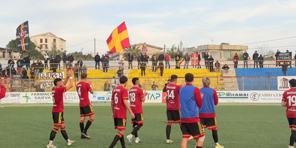 Final mockery for Messina, Castrumfavara's penalty in the 94th minute. Still no victory with Feola