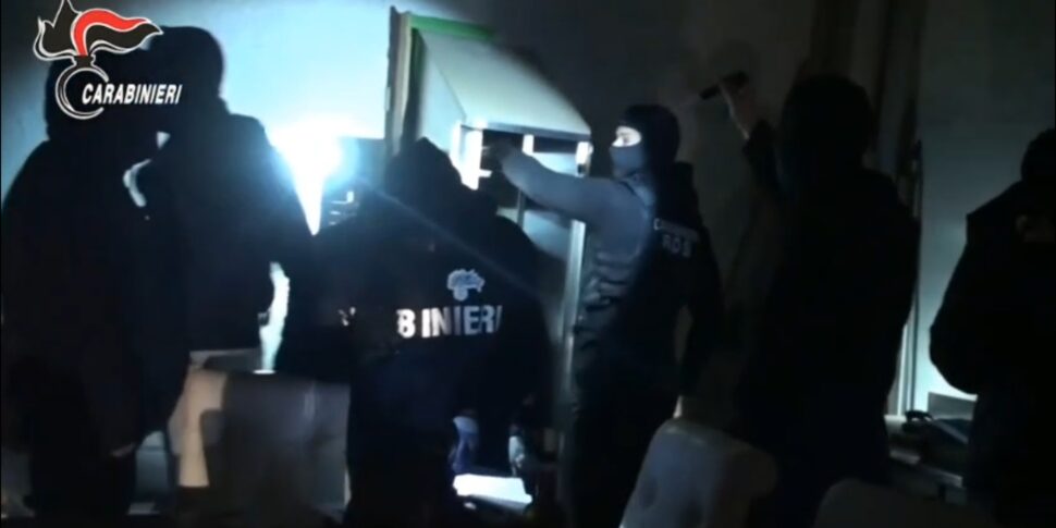 'Ndrangheta, attack on gangs in Calabria: 19 arrests in the blitz between Crotone, Isola and Catanzaro. THE NAMES