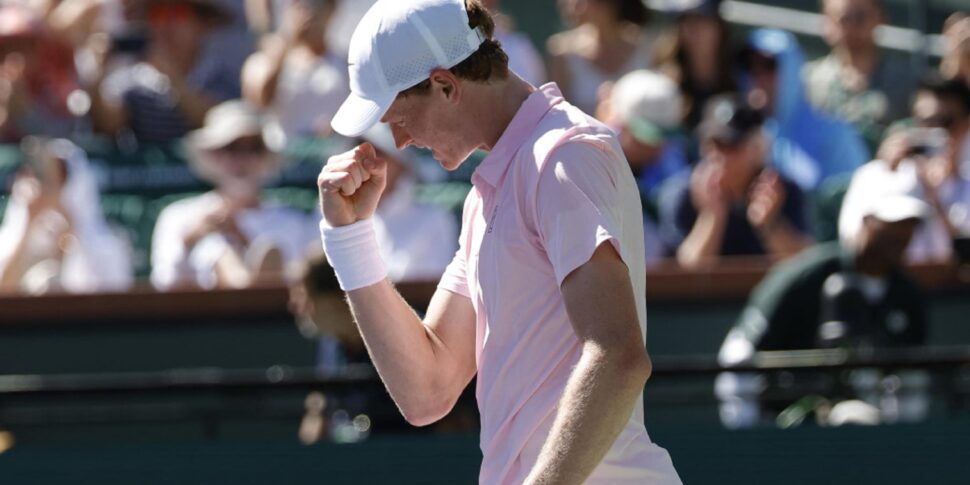 Sinner in the Indian Wells final, Zverev beaten in two sets: the Italian wins 6-2, 6-4 in an hour and 23'