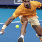 Tennis: Alcaraz knocked out in Miami, assists Sinner for the comeback in the rankings. Berrettini is also out