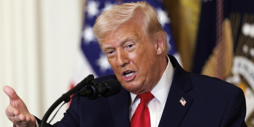 Middle East, Trump announces immediate naval blockade of the Strait of Hormuz. "Tehran will never have a nuclear weapon"
