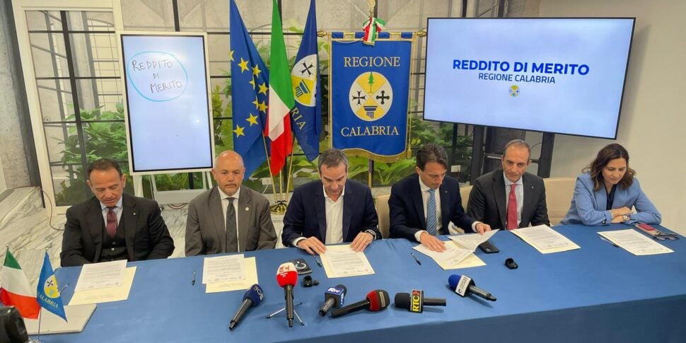Agreement in Calabria: up to 1000 euros per month for university students. This is how merit income works