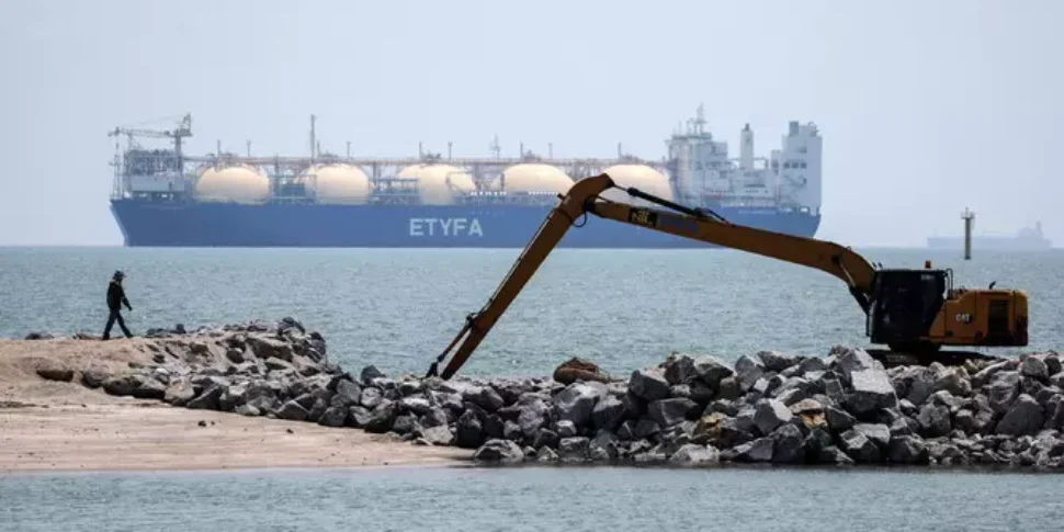 Iran closes Hormuz again due to US blockade. Trump: "Stop raid in Lebanon", Netanyahu "shocked"