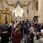Crotone, the ancient rite of the "lowering" of the great icon of Mary of Capocolonna kicks off the Seventh Anniversary