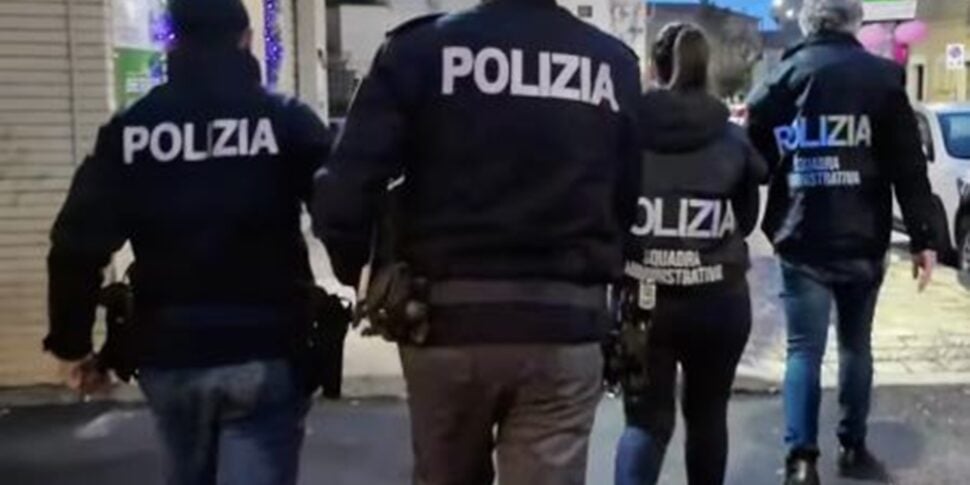 Catanzaro, illegal operation of an arcade in two private clubs frequented by individuals with criminal records: sanctions to the owners