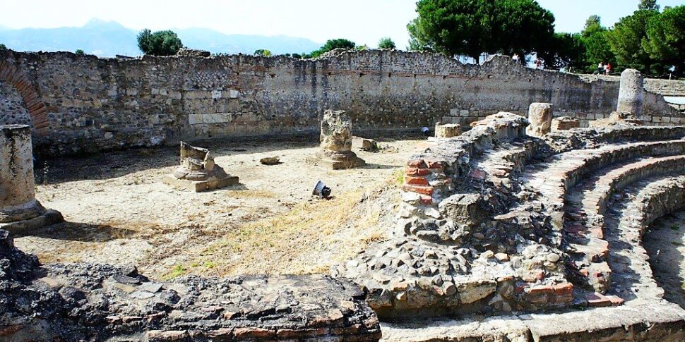 Cultural tourism in Calabria... on paper: when heritage is "closed"
