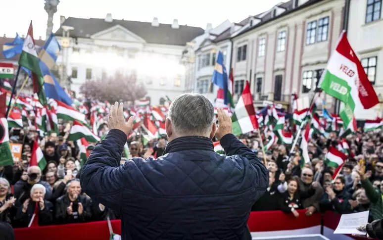 Elections in Hungary, the decisive hour for the anti-Orbans: "Let's enter history"