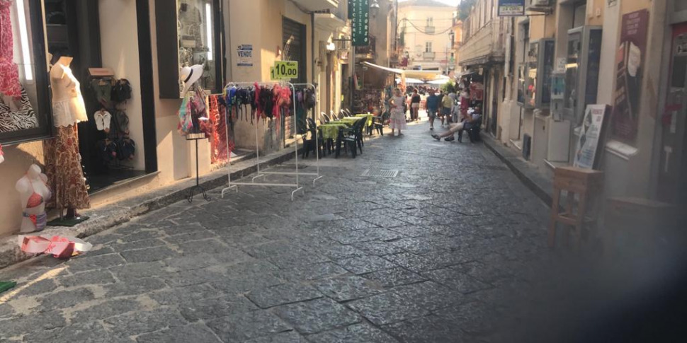 Holidays at work, the protest starts: trade strike in Calabria THAT'S WHEN