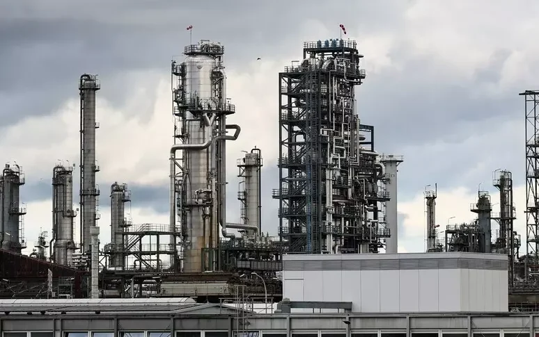 Oil rising above 113 dollars, weighs on the US president's ultimatum