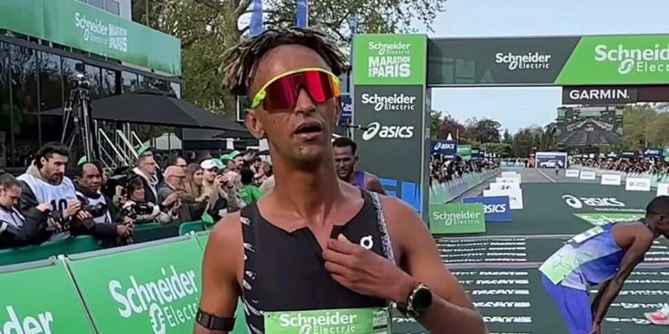 Paris Marathon, historic feat of the Italian Yeman Crippa
