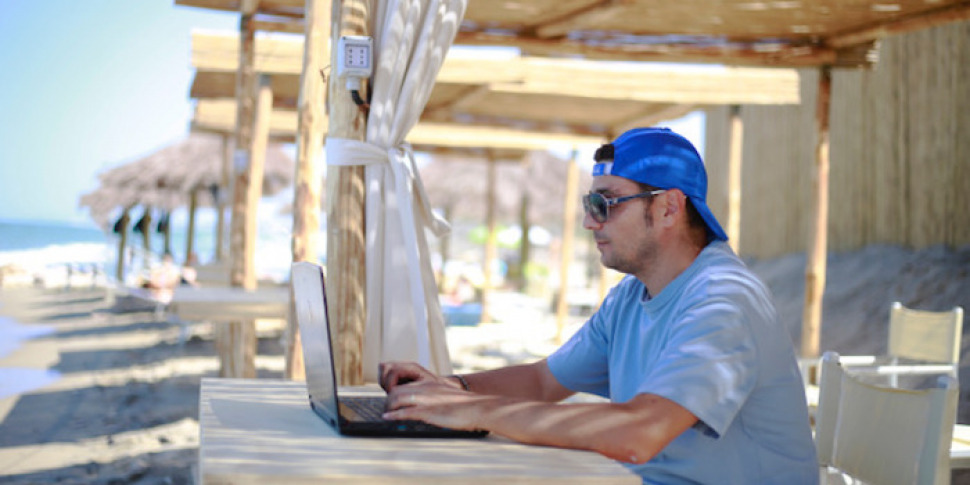 South working, Irfis publishes the notice. Schifani: «We allow young Sicilians hired abroad to work on the island»