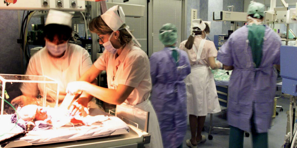 Tragedy on Highway 107, the number of victims rises to three: the baby born after the emergency caesarean section also dies