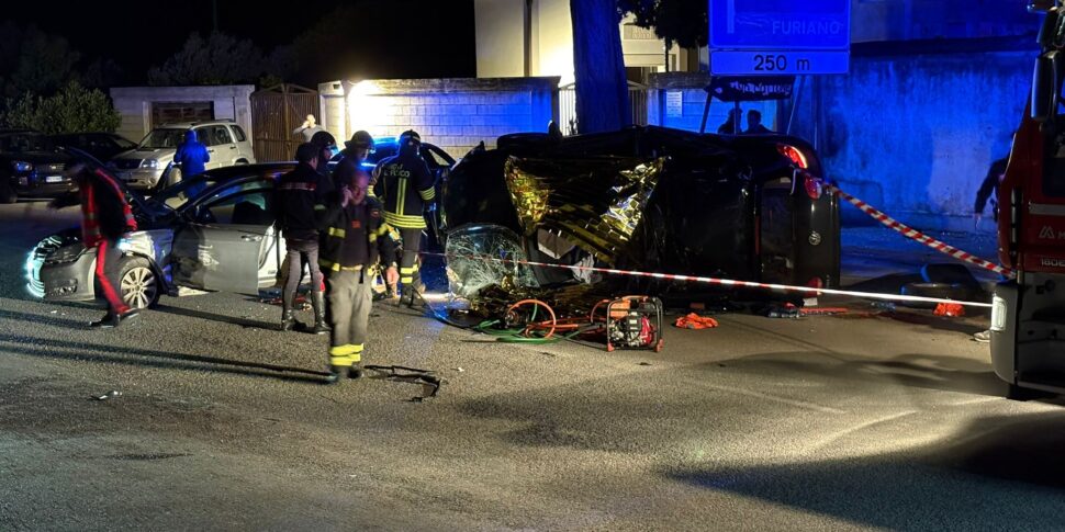 Tragic accident on the SS113 in Acquedolci: two dead and one injured after a car crash
