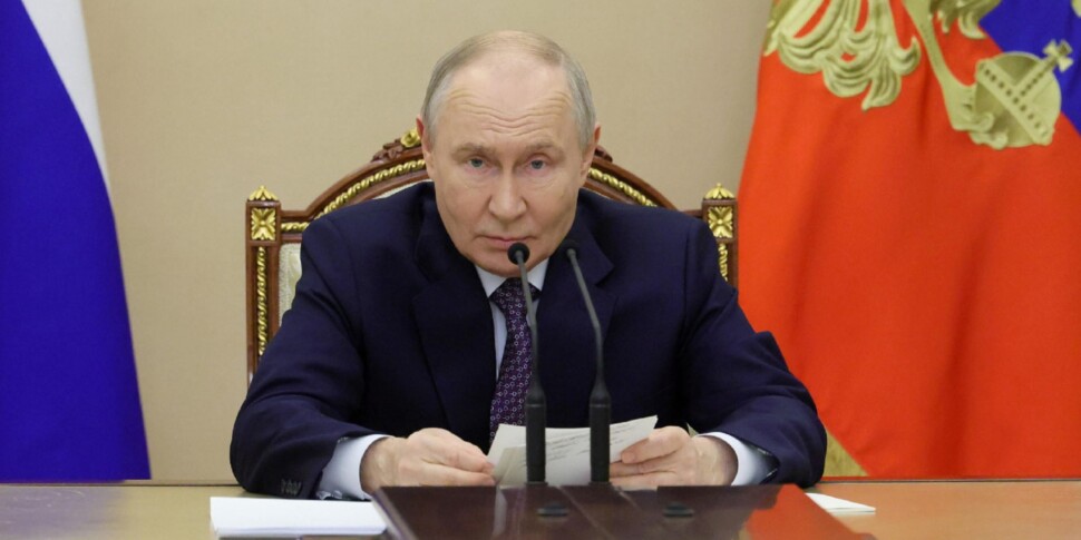 Blood before the truce: over 20 dead in Russian raids on Ukraine. Zelensky: "Only propaganda from them." And Moscow cuts the internet before the parade