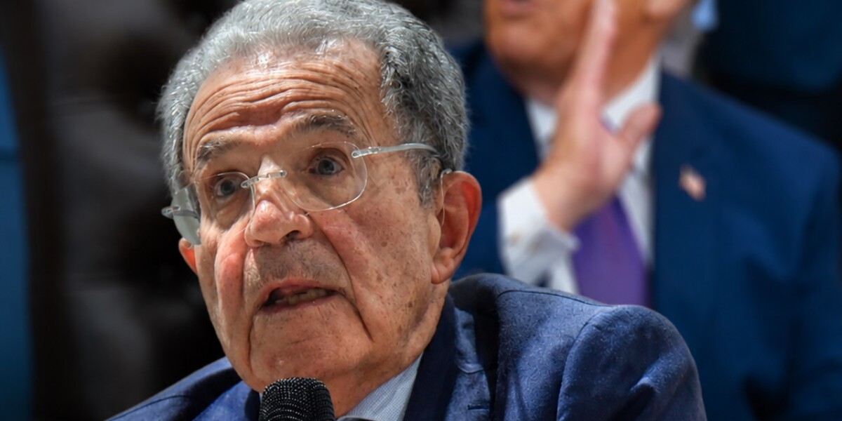 Prodi lashes Europe: «With Trump we behave like servants, we need unity»