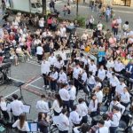 Piazza Resistenza packed for “In corde amoris”: 200 kids from the orchestra and choir of the Ic Papanice Alfieri thrill the city