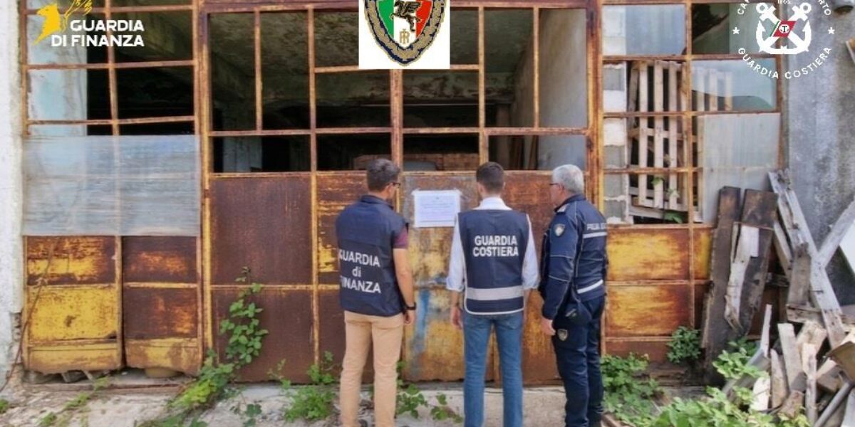 An illegal boat storage discovered and seized in Vibo. Those responsible were reported