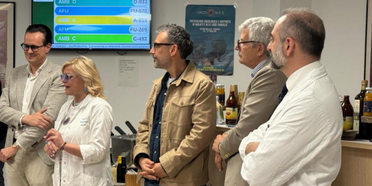 Brunori in Oncology at Mariano Santo, in Cosenza, music and smiles for patients