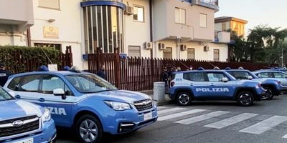 Burglary in a house in Corigliano Rossano: the police observe the scene and make the arrest