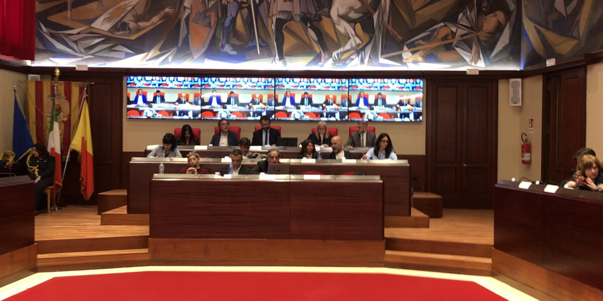 Catanzaro, the report arrives in the Council: spotlights on off-balance sheet debts and taxes
